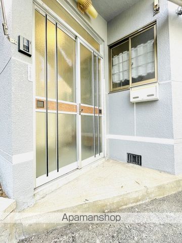 新森7丁目貸家の玄関写真
