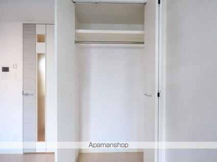 プレサンス泉アーバンゲート[1R/20.16m2]の収納