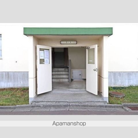 ビレッジハウス新川3号棟の玄関写真