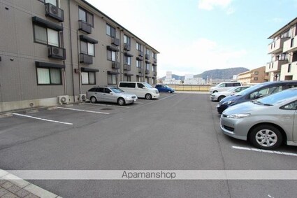 グレイスフルＹ　Ａ棟[2LDK/58.54m2]の駐車場