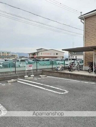 和歌山県和歌山市楠本[2DK/44.82m2]の駐車場