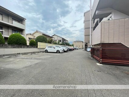 グラシアス道後[3LDK/79.68m2]の駐車場