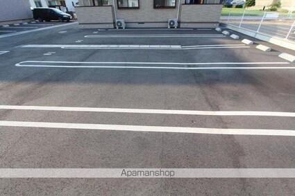 香川県高松市上林町[2LDK/56.72m2]の駐車場