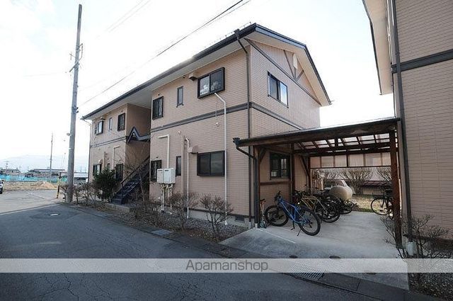 ハイツコスモスB棟の外観写真