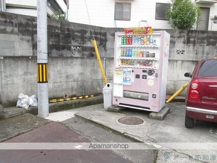 向陽荘[2K/28m2]の駐車場