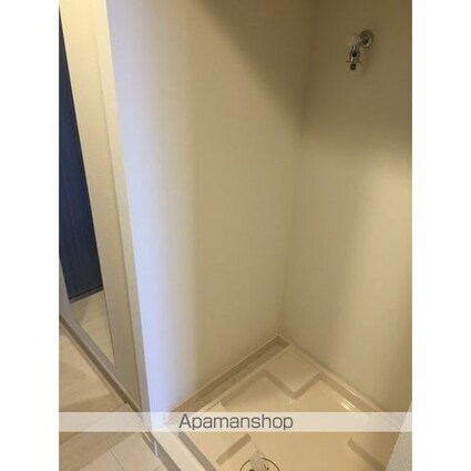 コンフォリア世田谷上馬[1K/25.73m2]の収納