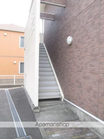 イート ハーブIIの玄関写真