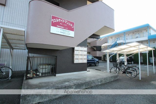 ウェルサイドマンションの玄関写真