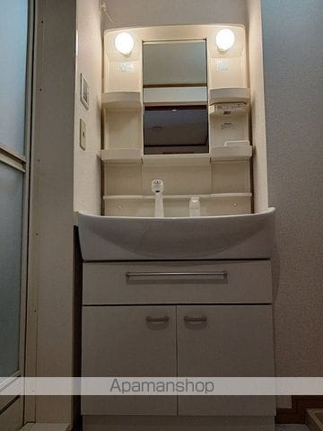 松山市 2階建 築22年の内装写真