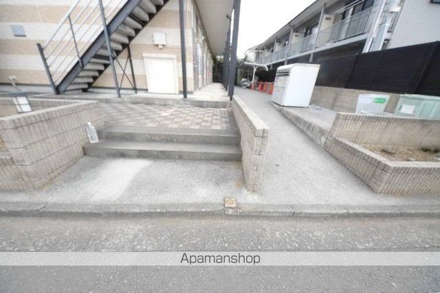 レオパレスわかばの玄関写真