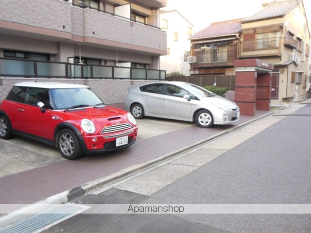 リベルテ大金[1K/24.18m2]の駐車場