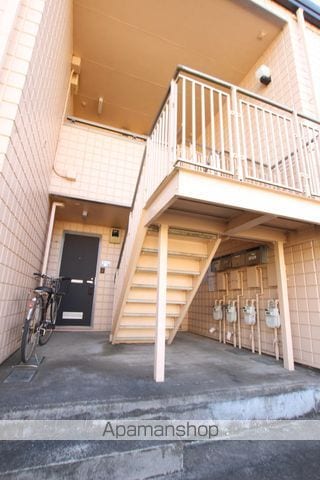 ガーデンヒルズ国分寺台Bの玄関写真