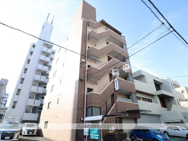 ライジング泉の外観写真