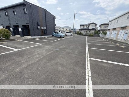 レオパレス四郎丸Ⅱ[1K/23.61m2]の駐車場1