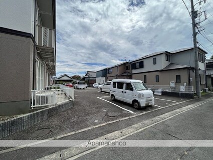 ブランニュー白山[2LDK/55.6m2]の駐車場