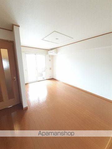 エレガンス ヴィラIIの内装写真