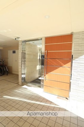 東京都立川市曙町２丁目[1R/27.81m2]のエントランス