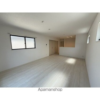 Ｋｏｌｅｔ片倉１０[2SLDK/83.42m2]のリビング・居間2