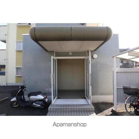 エステートピア吉田の玄関写真