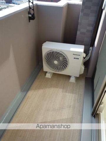 LADOUCEURUMEDAEASTの内装写真
