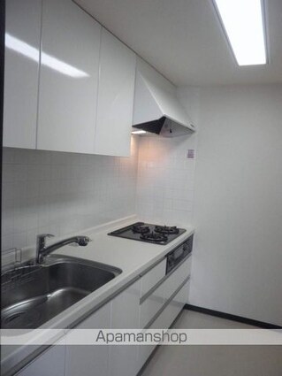 東京都荒川区荒川２丁目[2LDK/60m2]のキッチン