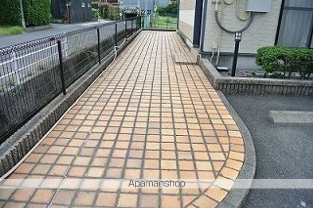レオパレスウエスト ヴァリーの玄関写真