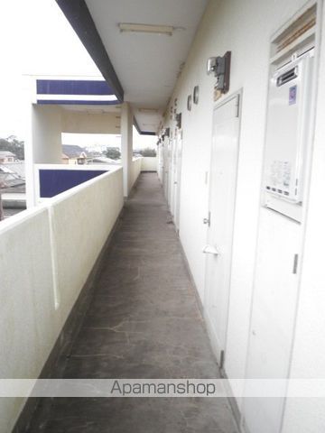 津曲マンションの玄関写真