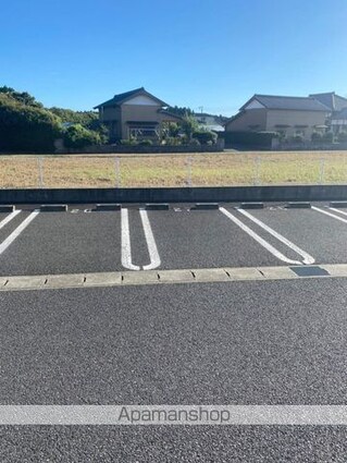 クレメントヴィラ　Ａ[1LDK/51.18m2]の駐車場2