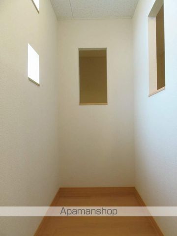 レオネクストBrand Newの内装写真