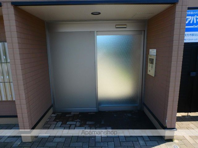 インペリアルビレッジC棟の玄関写真