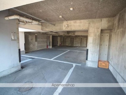 サンハイツ太田（太田上町）[1K/18.22m2]の駐車場