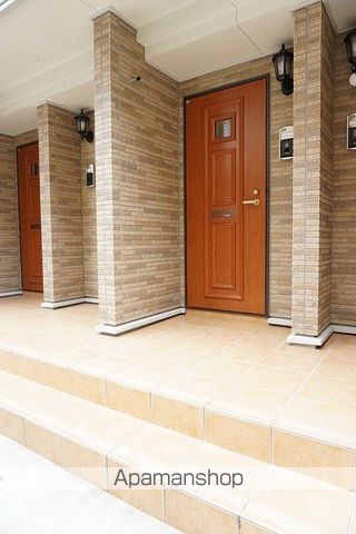 レヴェランスBの玄関写真