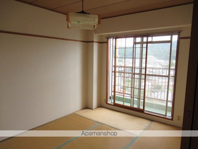 小岩井中津川マンションの内装写真