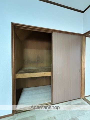 広島市安佐北区 2階建 築47年の内装写真