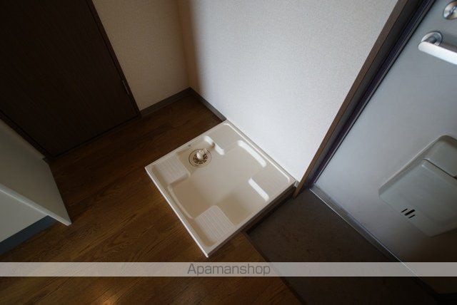 ヴァルワール伊勢田の内装写真