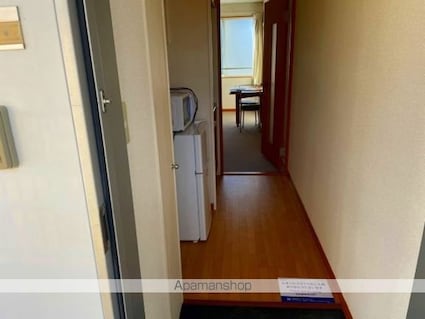 レオパレスブライト[1K/23.18m2]の玄関