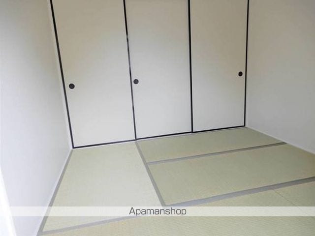 ビレッジハウス新井田西2号棟の内装写真