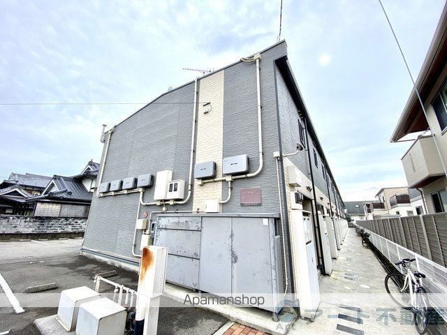 レオパレス中学校前の外観写真