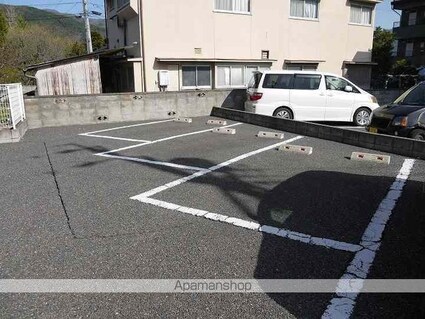 Ｓｕｒｐｌｕｓ　ＴｗｏリスンＡ[2DK/45.55m2]の駐車場