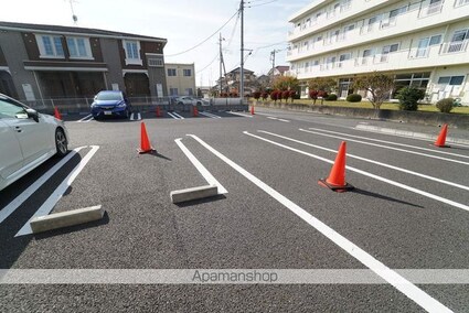イセ　ソラージュⅡ[1LDK/53.01m2]の駐車場