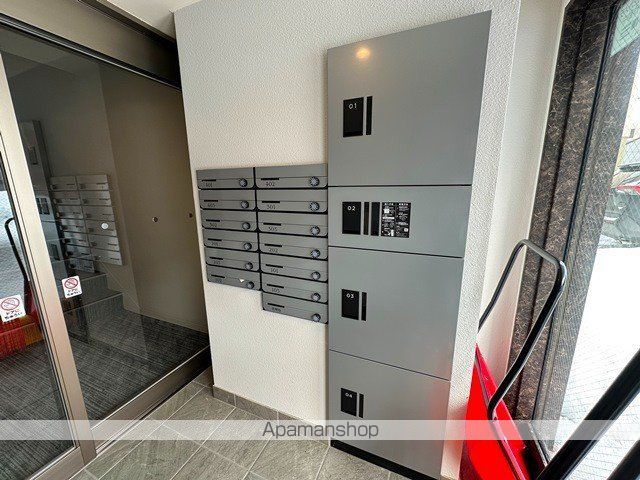 ラディーチェ元町の玄関写真