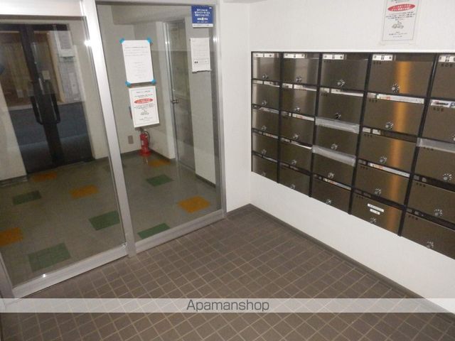 第二北美マンションの玄関写真