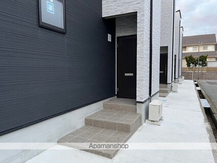 ビバン・メゾン[1LDK/84.34m2]のエントランス1