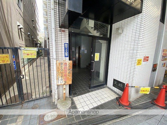 グランドムール玉造の玄関写真