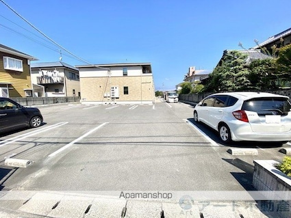 愛媛県伊予郡松前町大字筒井[2DK/50.29m2]の駐車場1