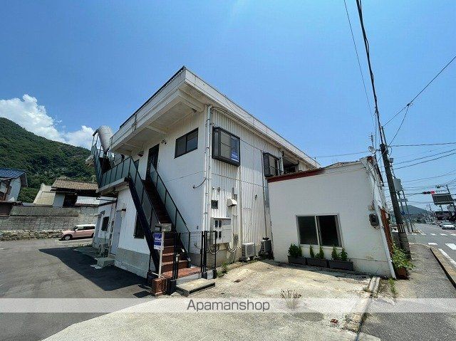 呉線 安浦駅 徒歩1分 2階建 築39年の外観写真