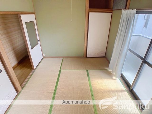 松山市 2階建 築38年の内装写真