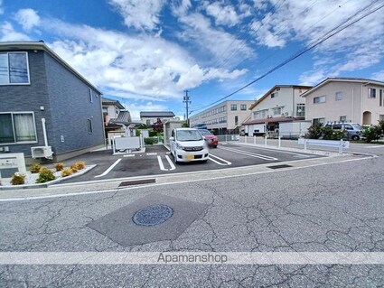 マ・メゾン　Ⅳ[1LDK/49.57m2]の駐車場1