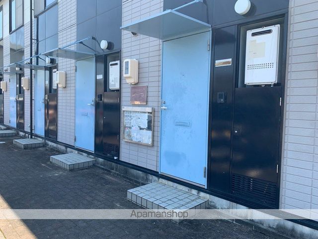 レオパレスリヴェールの玄関写真
