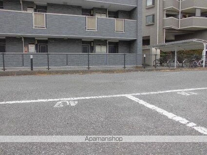 クレメント椿[1K/27.78m2]の駐車場